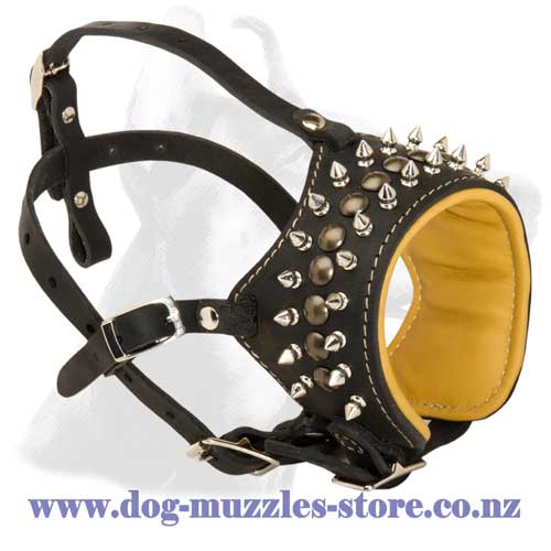 Leather dog muzzle with soft Nappa leather